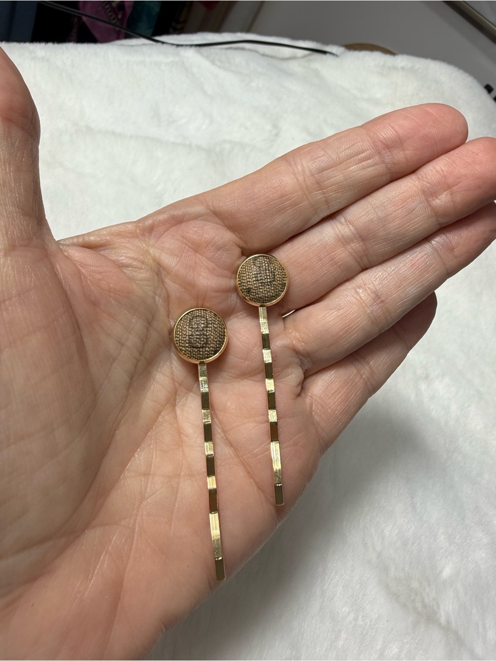 Gucci upcycled Gold-Tone Disc Drop Hair Pins set pair - Picture 4 of 6